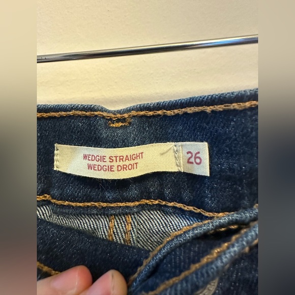 NWOT Levi Wedgie Straight sz 26 cropped - Picture 2 of 7